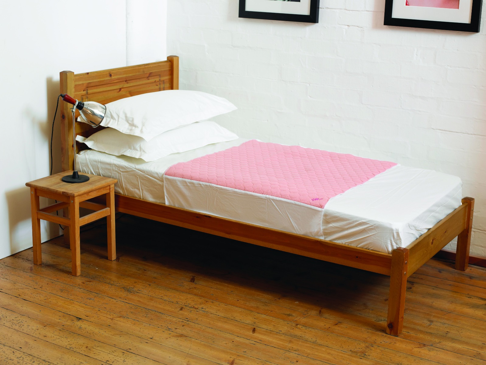 Kylie Bed Pad with Wings Incontinence Bed Protection Performance